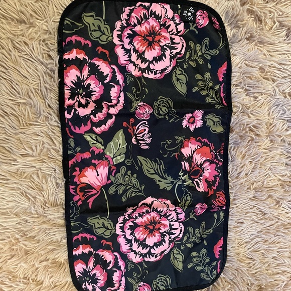 Jujube Hobobe bag and change mat “blooming romance” - Picture 4 of 12